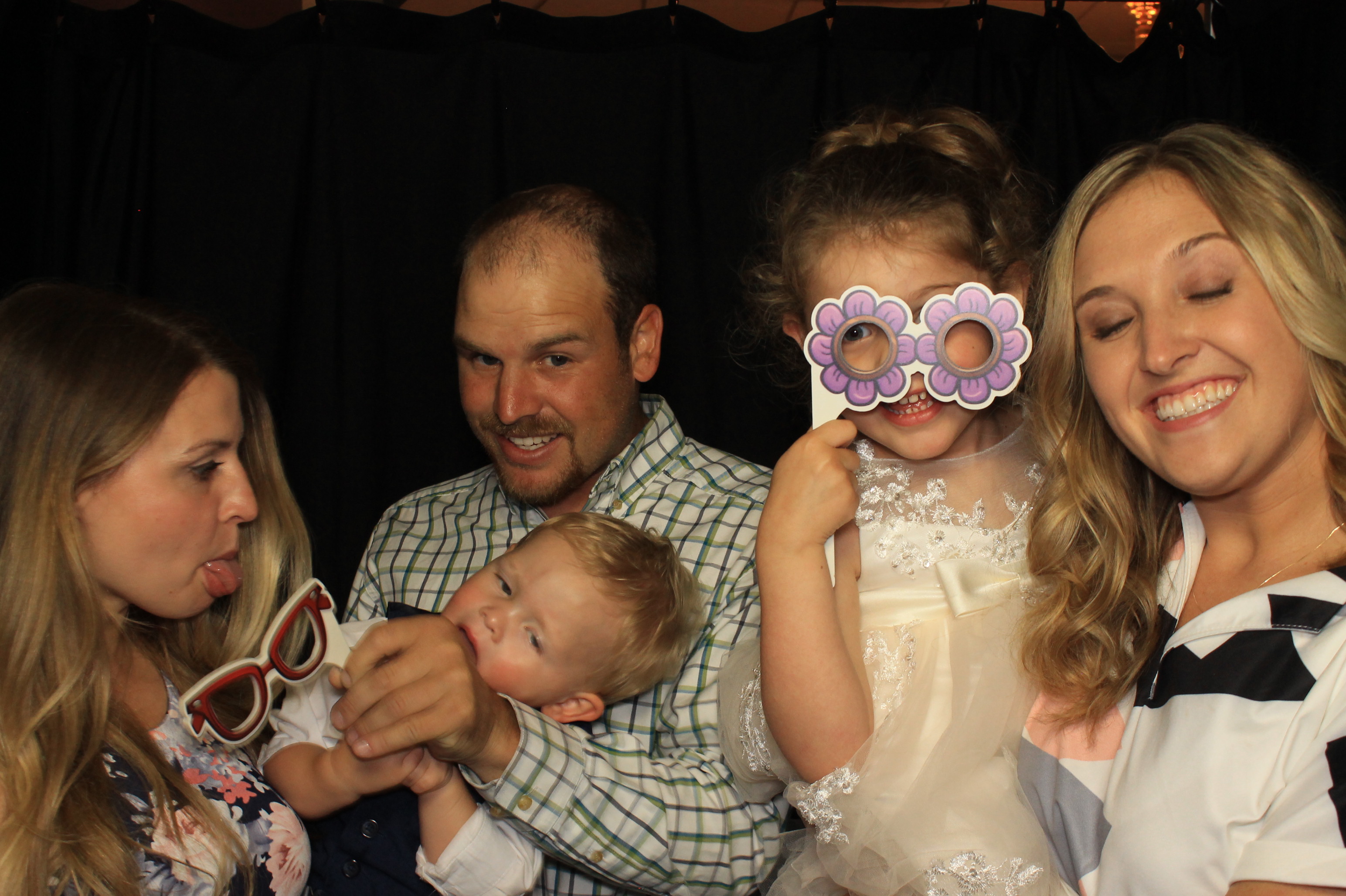 Meredith and Doug Wedding | View more photos from the event at gallery.photoboothcincy.com/u/PhotoBoothCincy/Meredith-and-Doug-Wedding